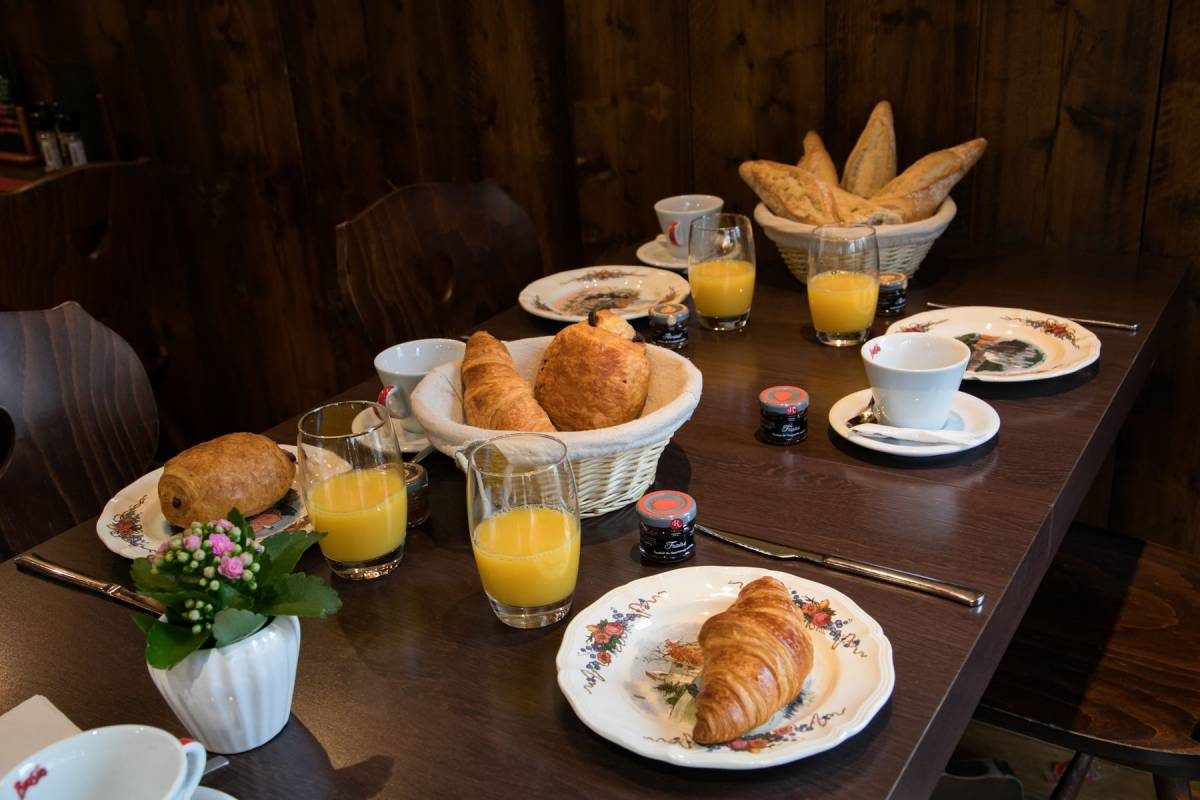Commodités et commerces à proximité de nos chambres à Kaysersberg Ensisheim 0